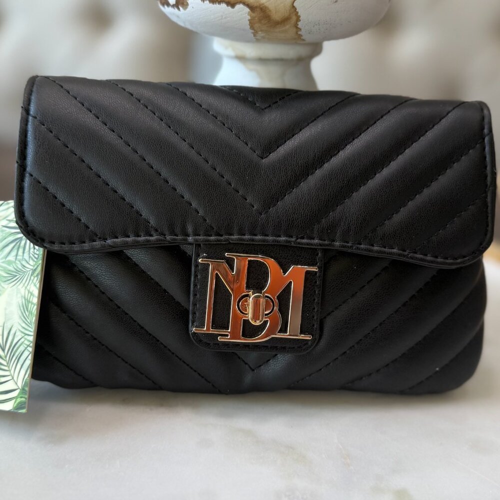 NWT Badgley Mischka Simple Phone Crossbody w/ Letter Lock